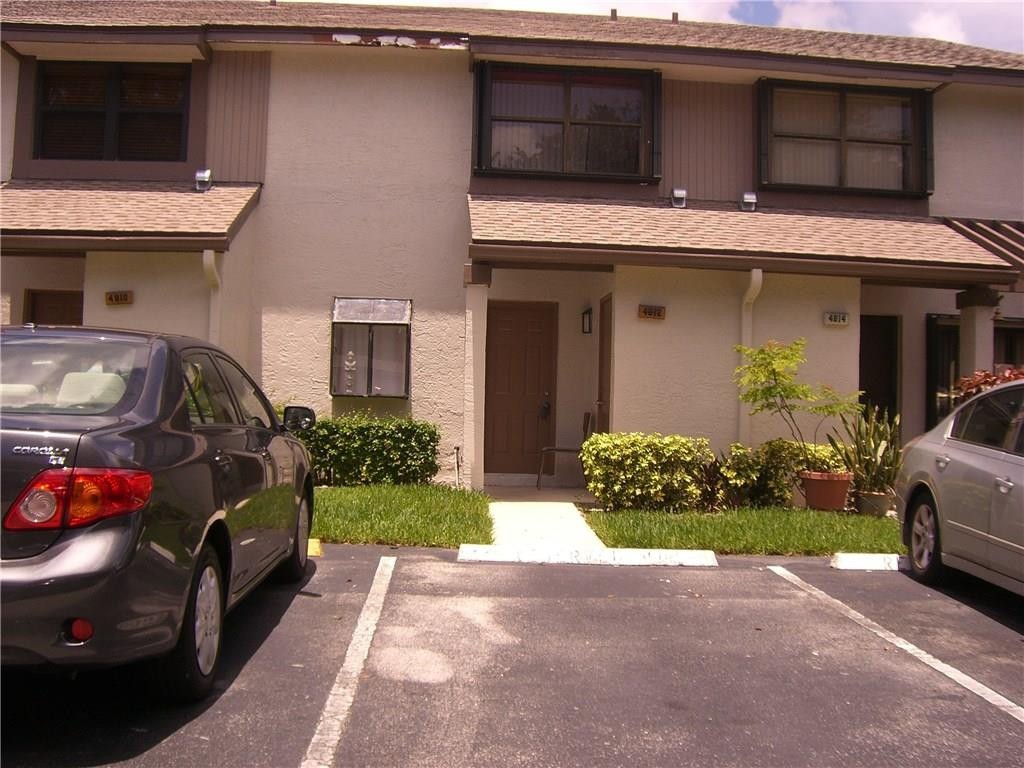 SPRINGDALE LAKE D CONDO U - Residential