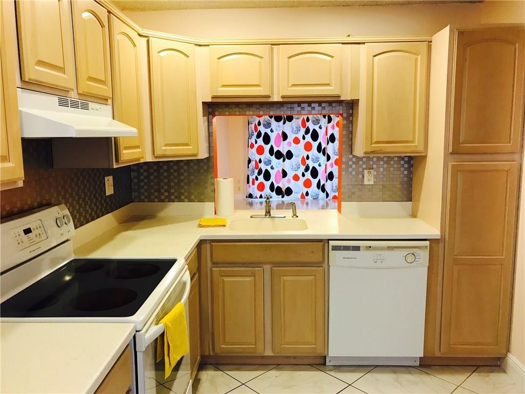 SPRINGDALE LAKE D CONDO U - Residential