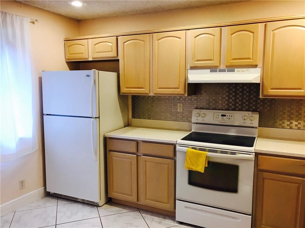SPRINGDALE LAKE D CONDO U - Residential