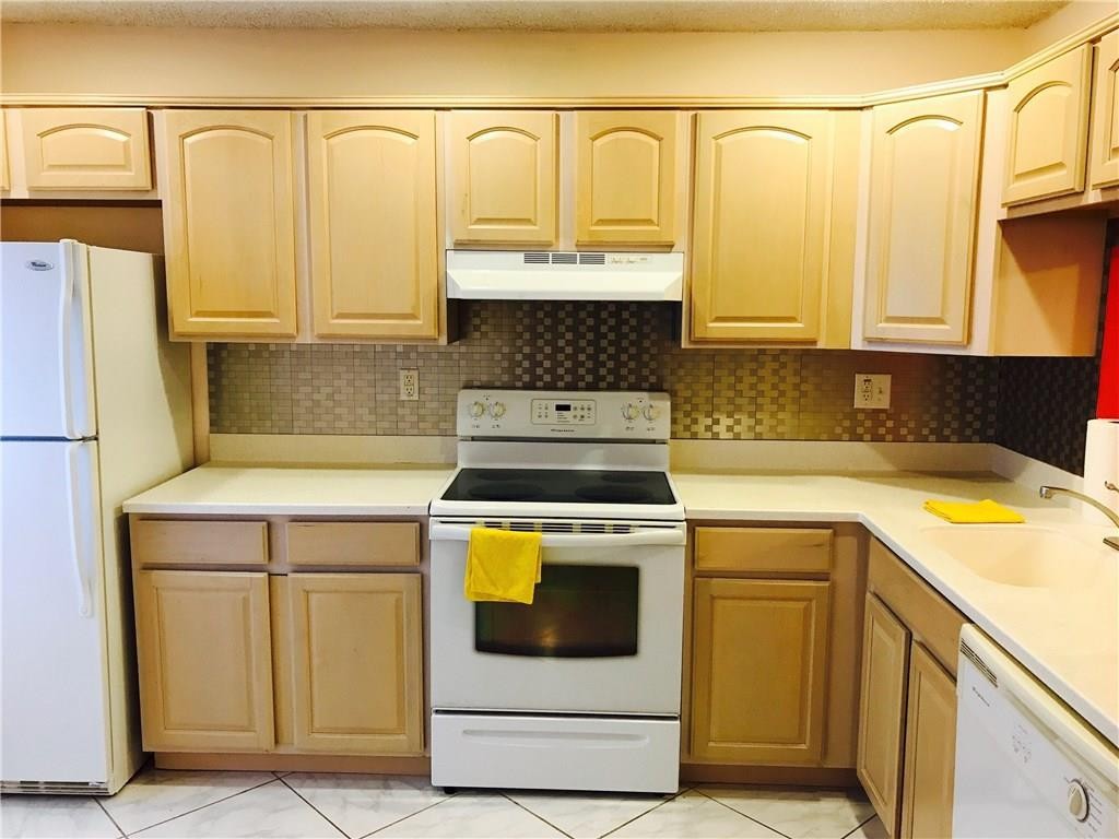 SPRINGDALE LAKE D CONDO U - Residential