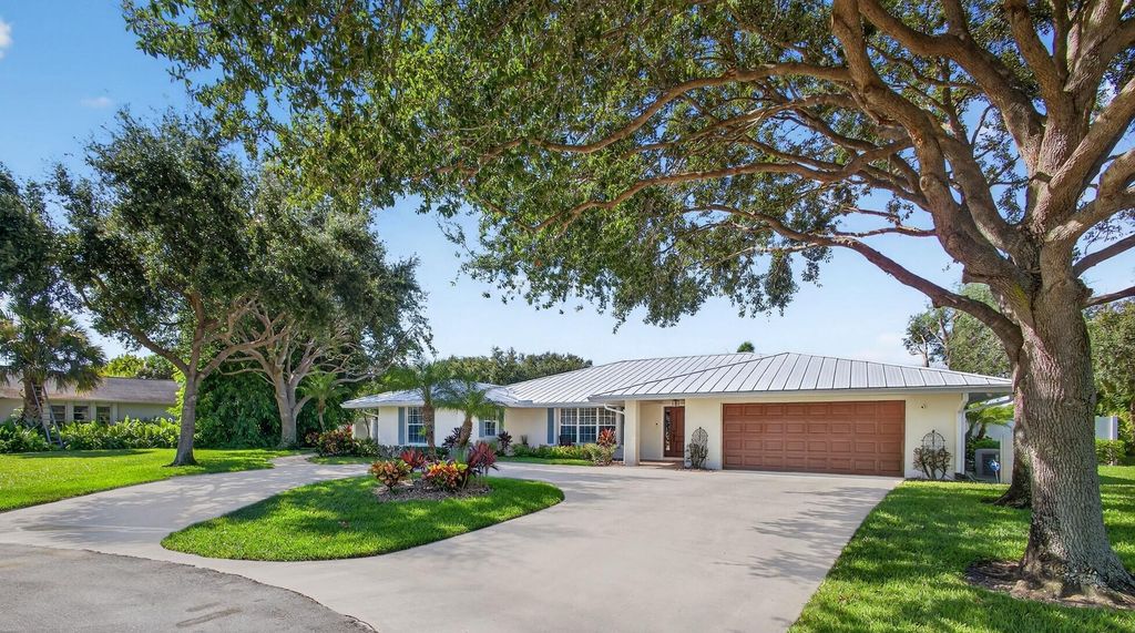 Photo of 4598 Juniper Lane, Palm Beach Gardens, FL 33418 (MLS # R11118891)