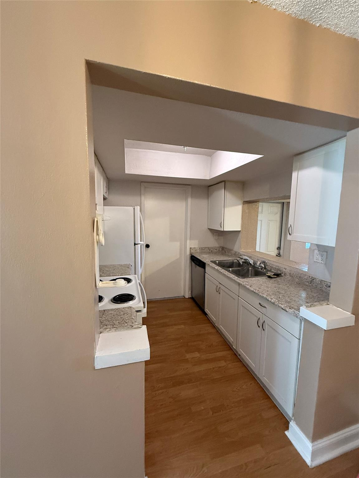 GOLD KEY VILLAS WEST - Residential Lease