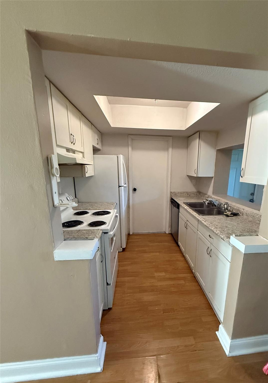 GOLD KEY VILLAS WEST - Residential Lease