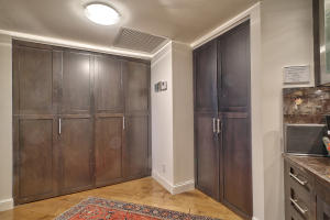 MIZNER COURT - Residential