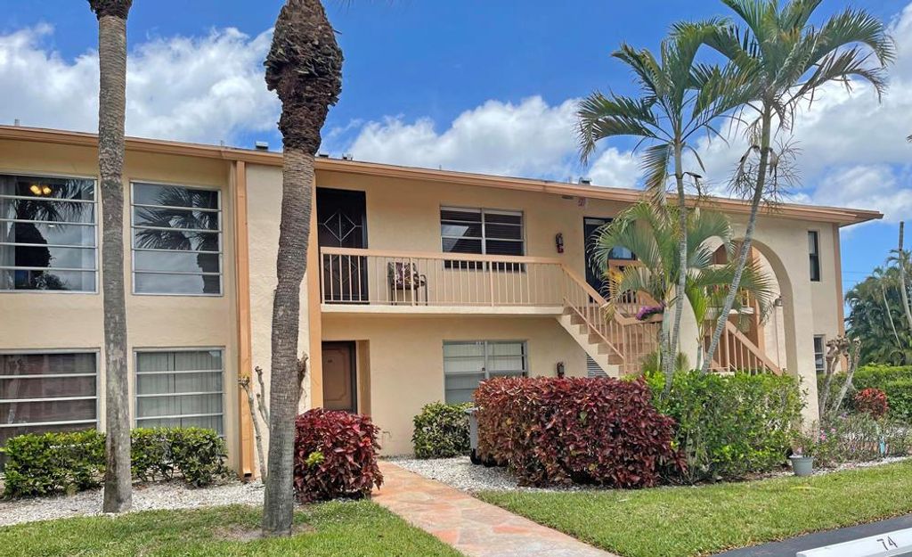 Photo of 5819 Areca Palm Court #D, Delray Beach, FL 33484 (MLS # R10711251)