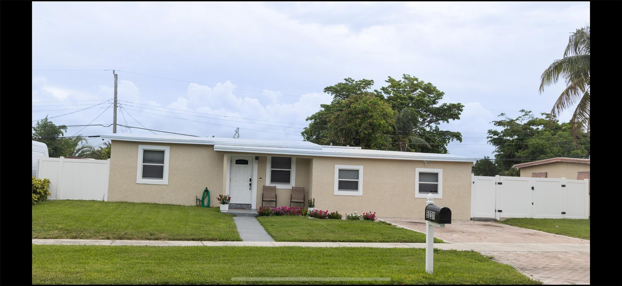 Now available! This beautifully updated 4-bedroom, 2-bathroom single-family home features a spacious layout, modern upgrades, and a massive backyard — perfect for families or anyone who loves outdoor space.