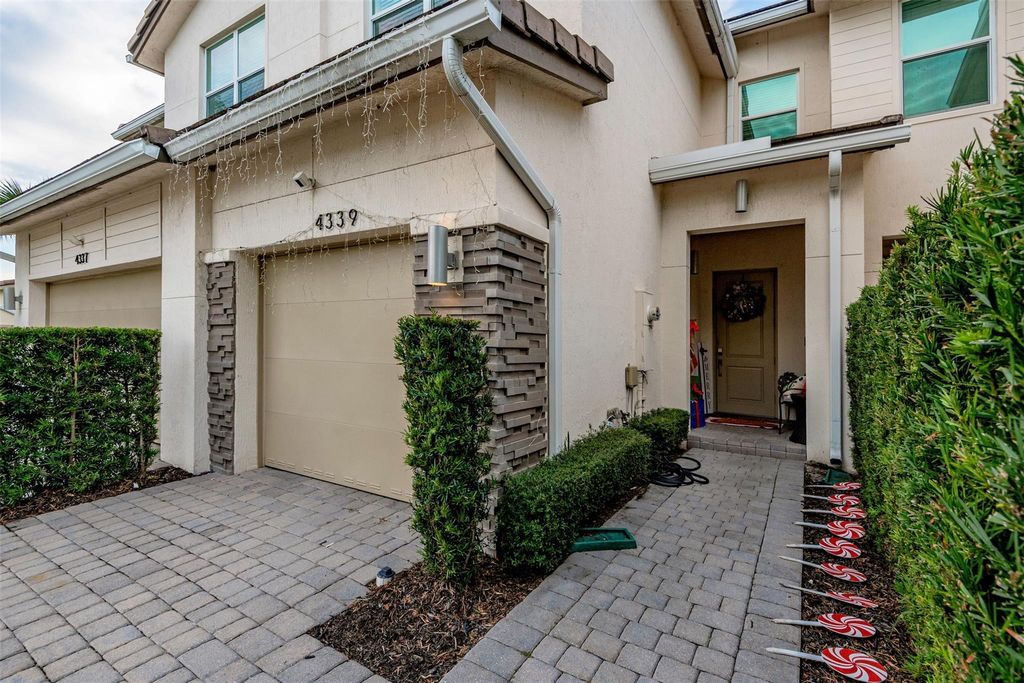 Photo of 4339 Lago Dr #4339, Pompano Beach, FL 33064 (MLS # F10541115)