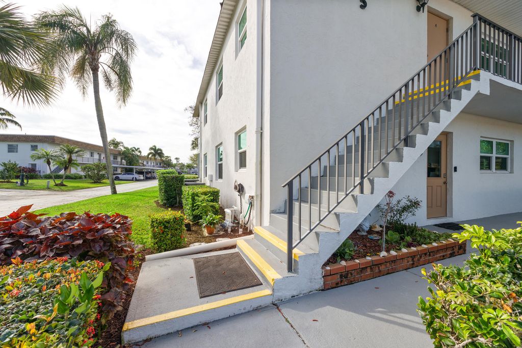 Photo of 2950 SE Ocean Boulevard #5-4, Stuart, FL 34996 (MLS # R10962902)