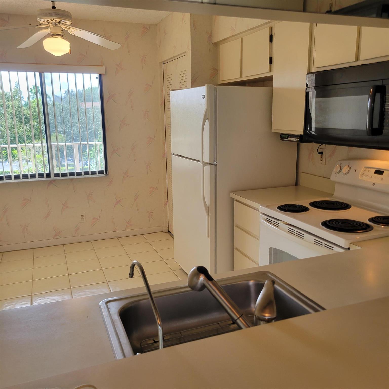 7351 Kinghurst Drive 404
