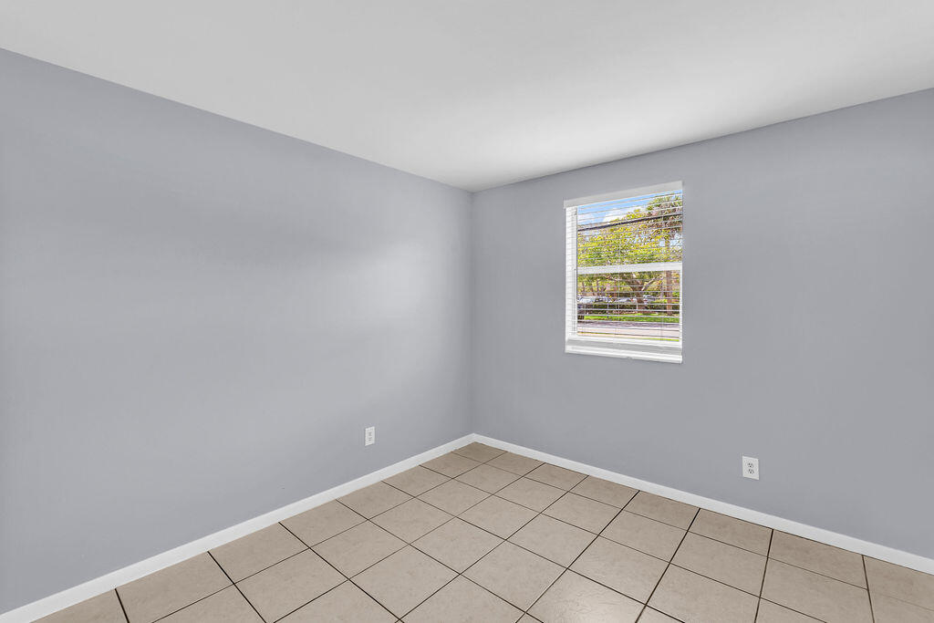 IMPERIAL APARTMENT CONDO - Residential Lease