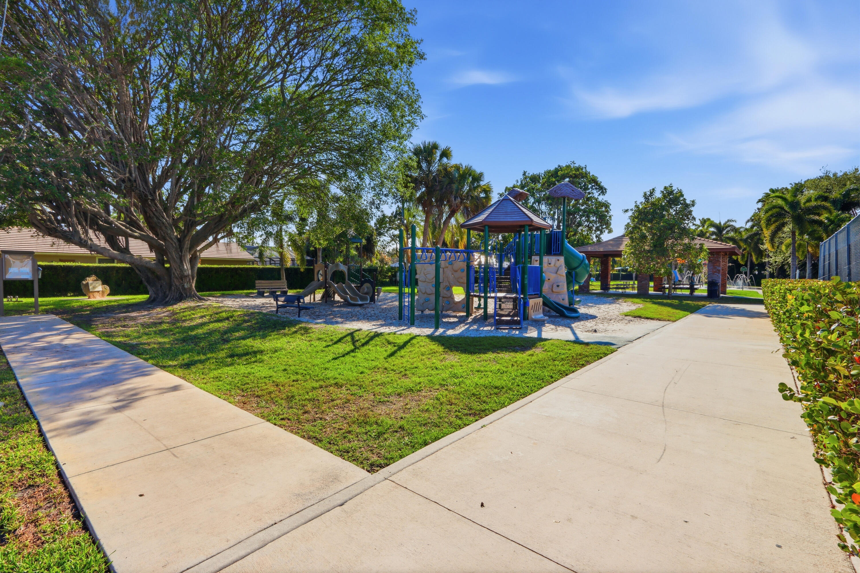 ATLANTIS ATRIUMS - Residential