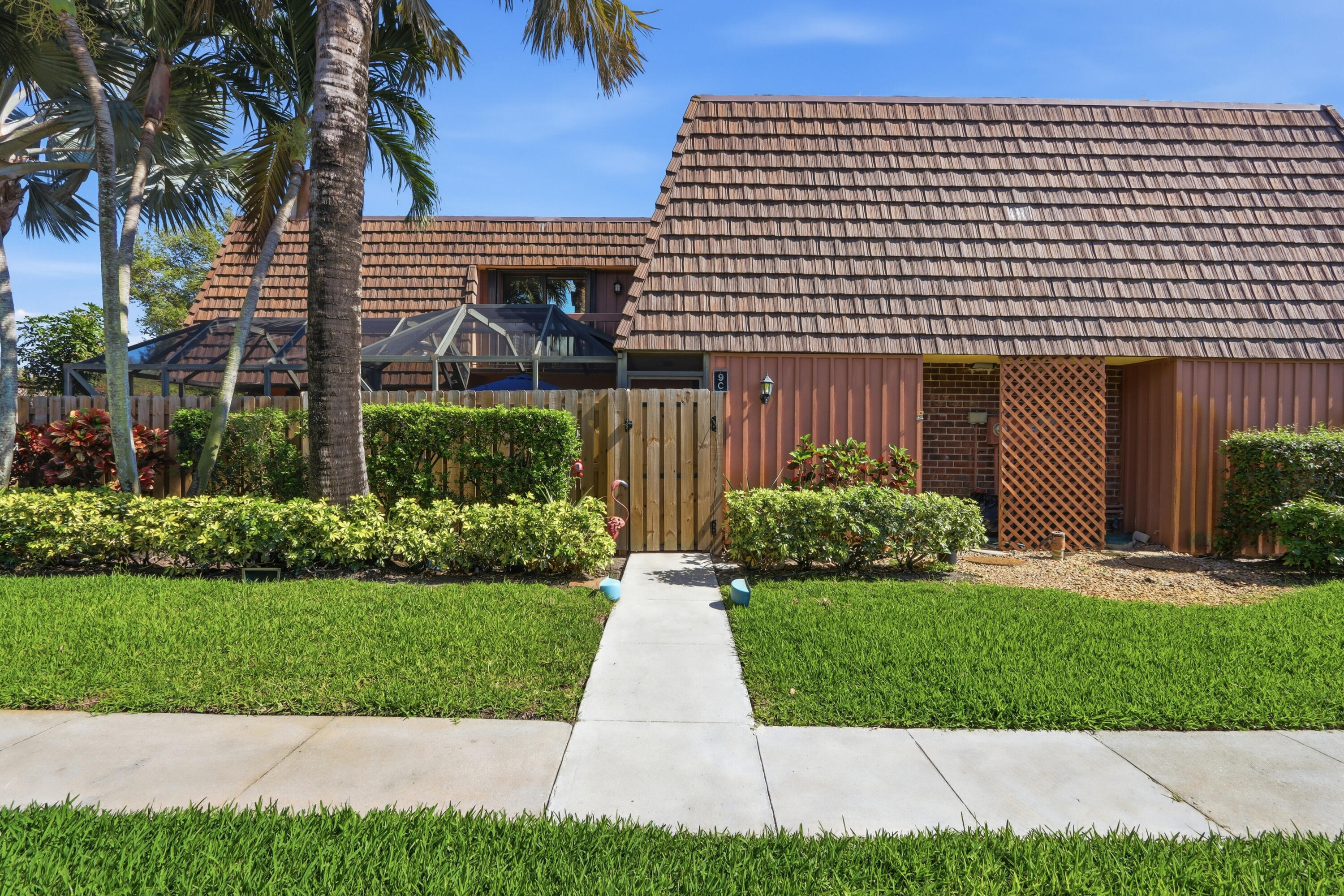 ATLANTIS ATRIUMS - Residential