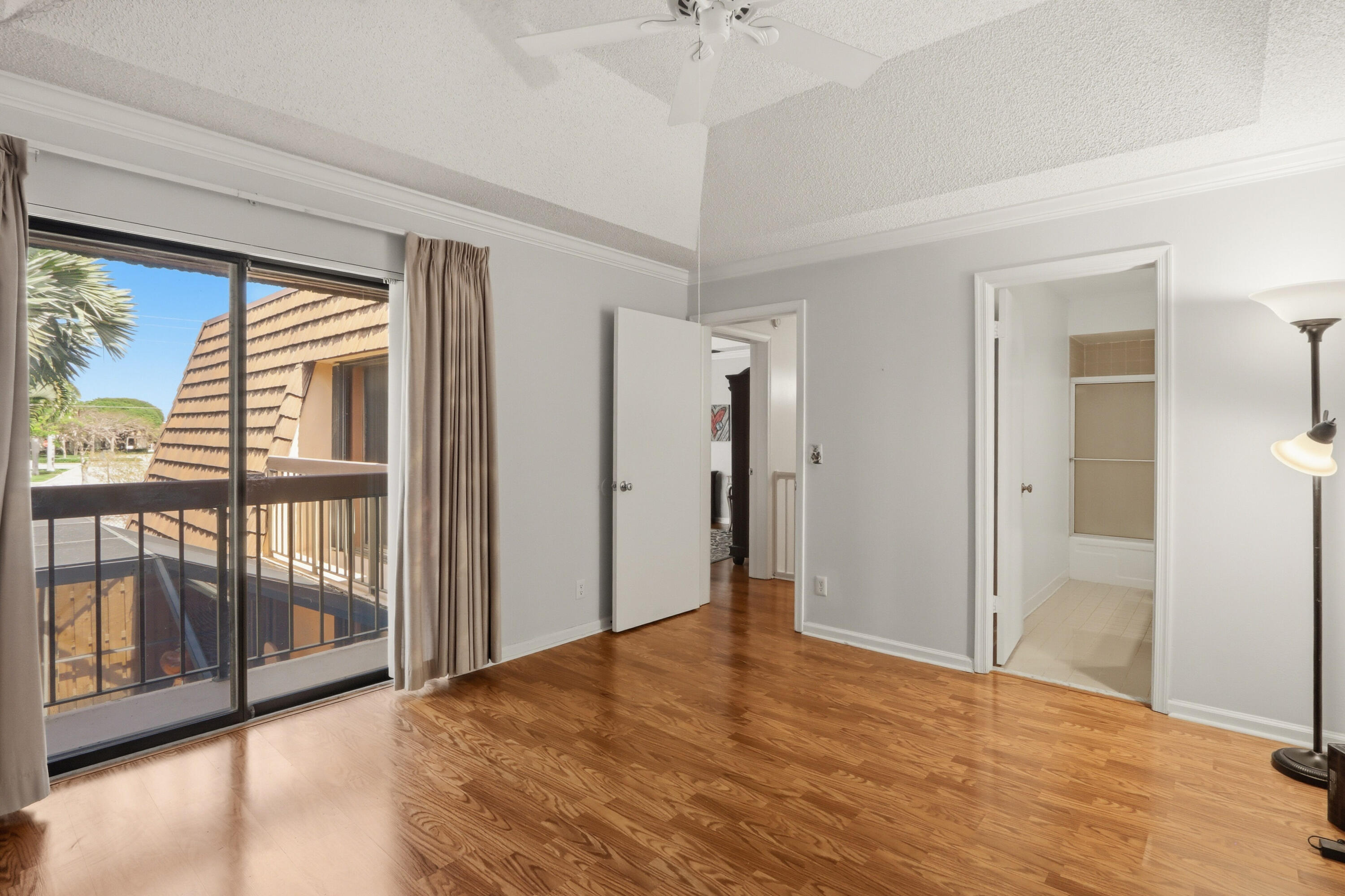 ATLANTIS ATRIUMS - Residential