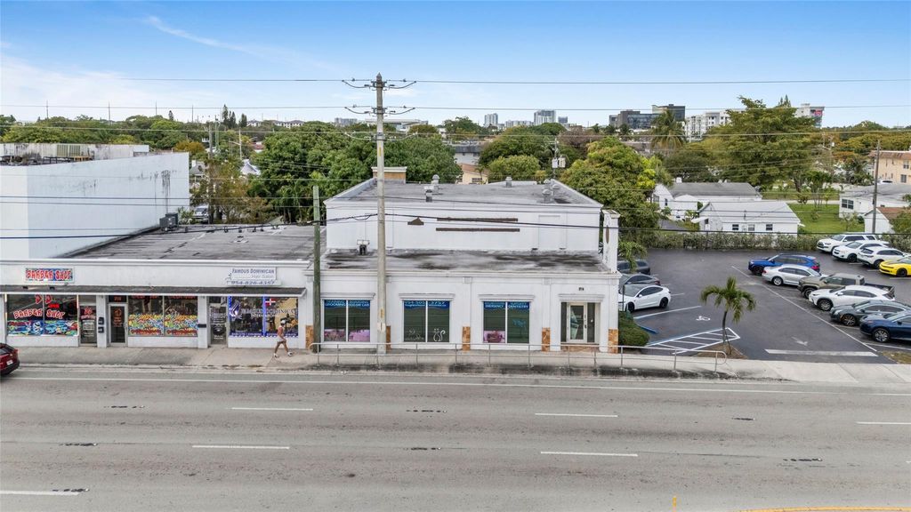 Photo of 313 E Hallandale Beach Boulevard, Hallandale Beach, FL 33009 (MLS # F10550182)