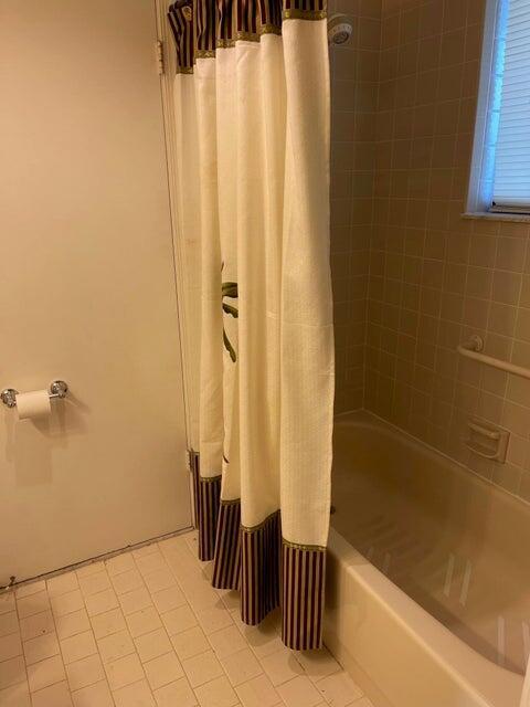 OLYMPUS VILLAGE CONDO - Residential Lease