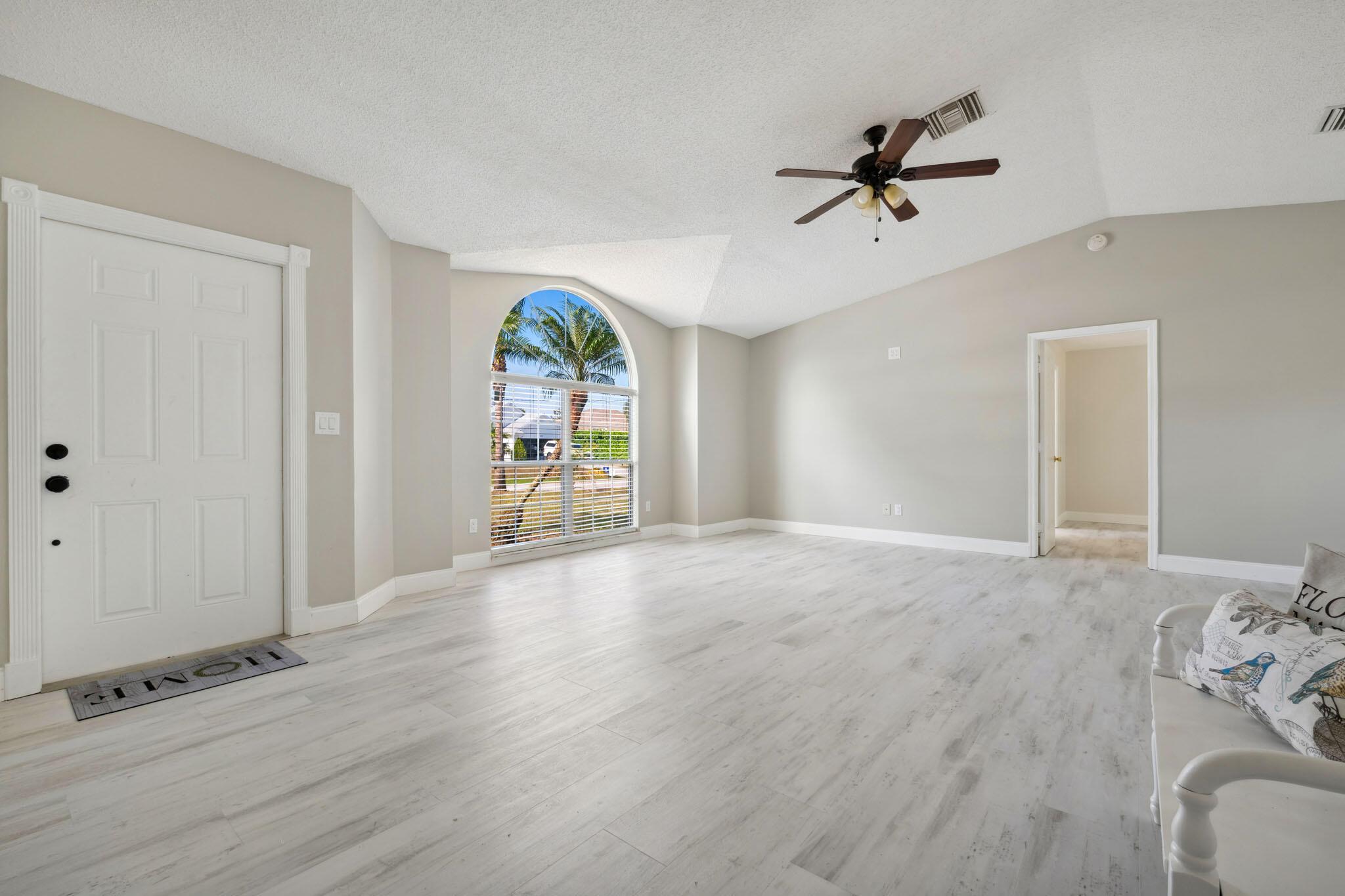826 SW Duncan Terrace