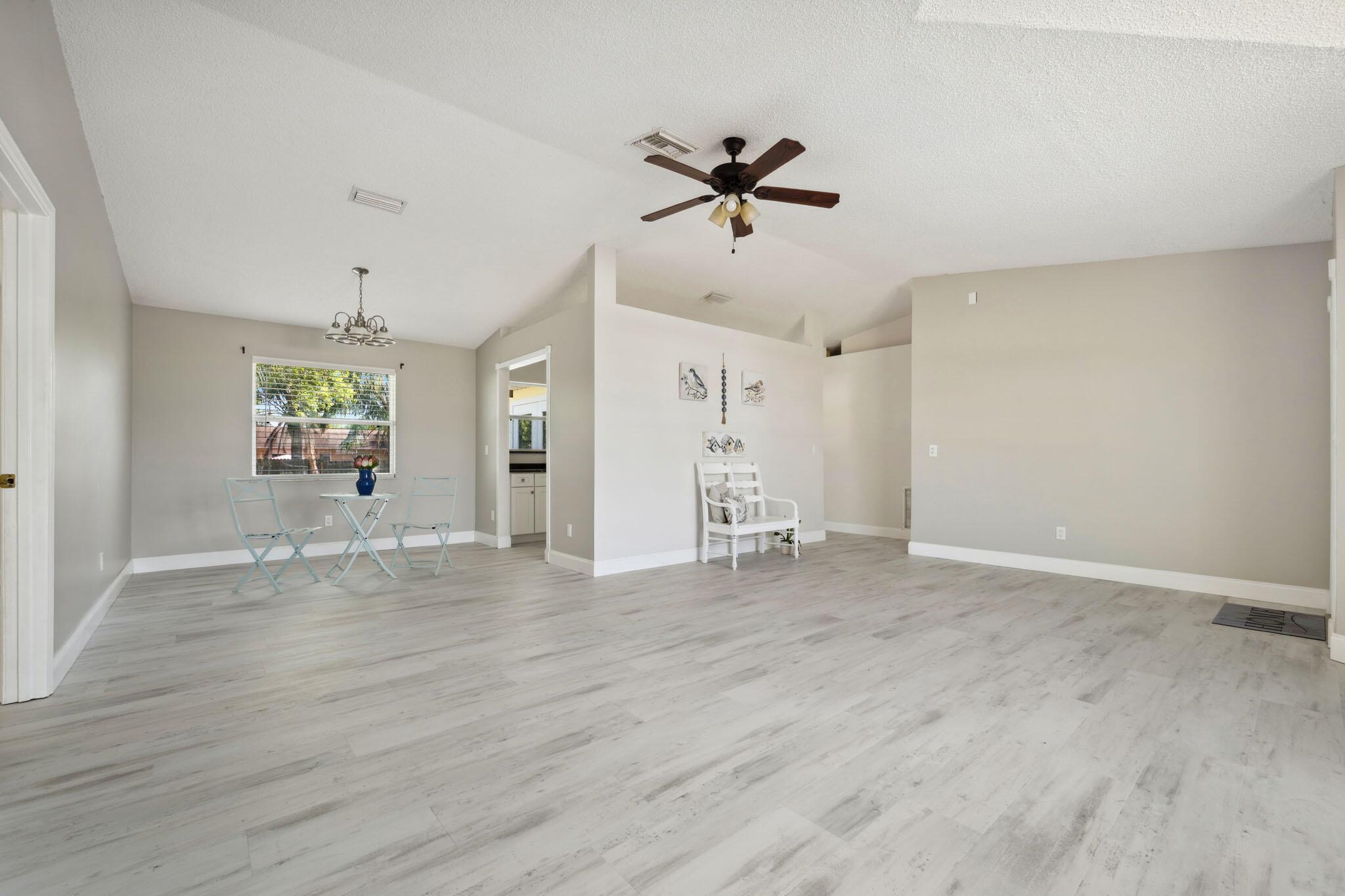 826 SW Duncan Terrace
