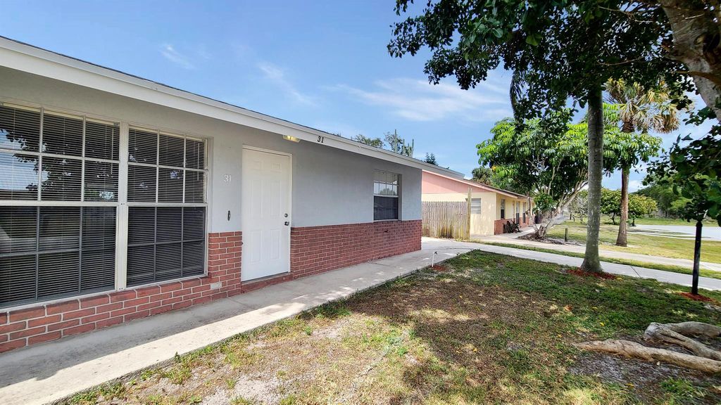 Photo of 31 SE Cayuga Terrace, Stuart, FL 34997 (MLS # R10976928)