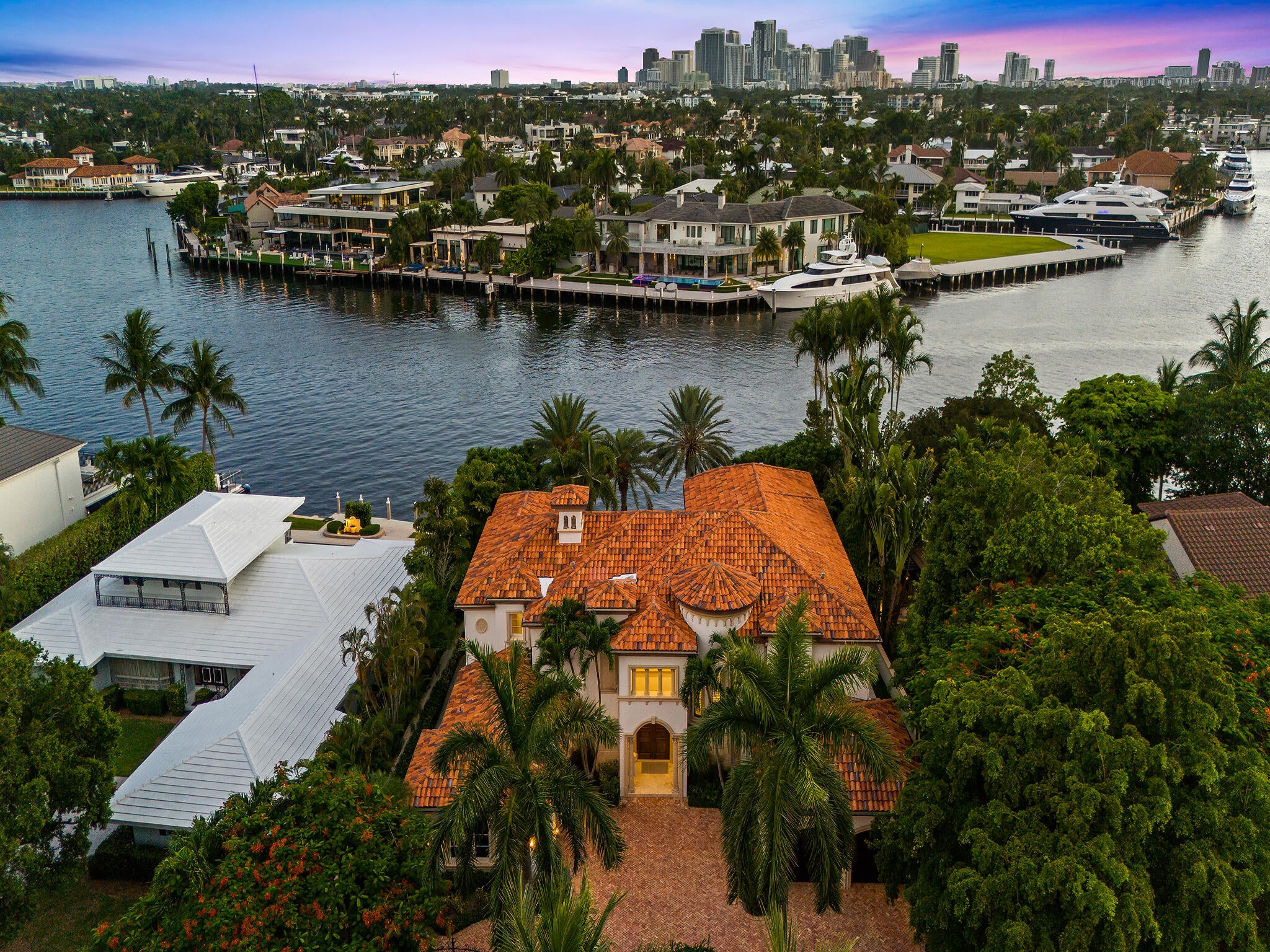 639 Middle River Drive, Fort Lauderdale, FL, 33304/$39,500 1 639 Middle River Drive