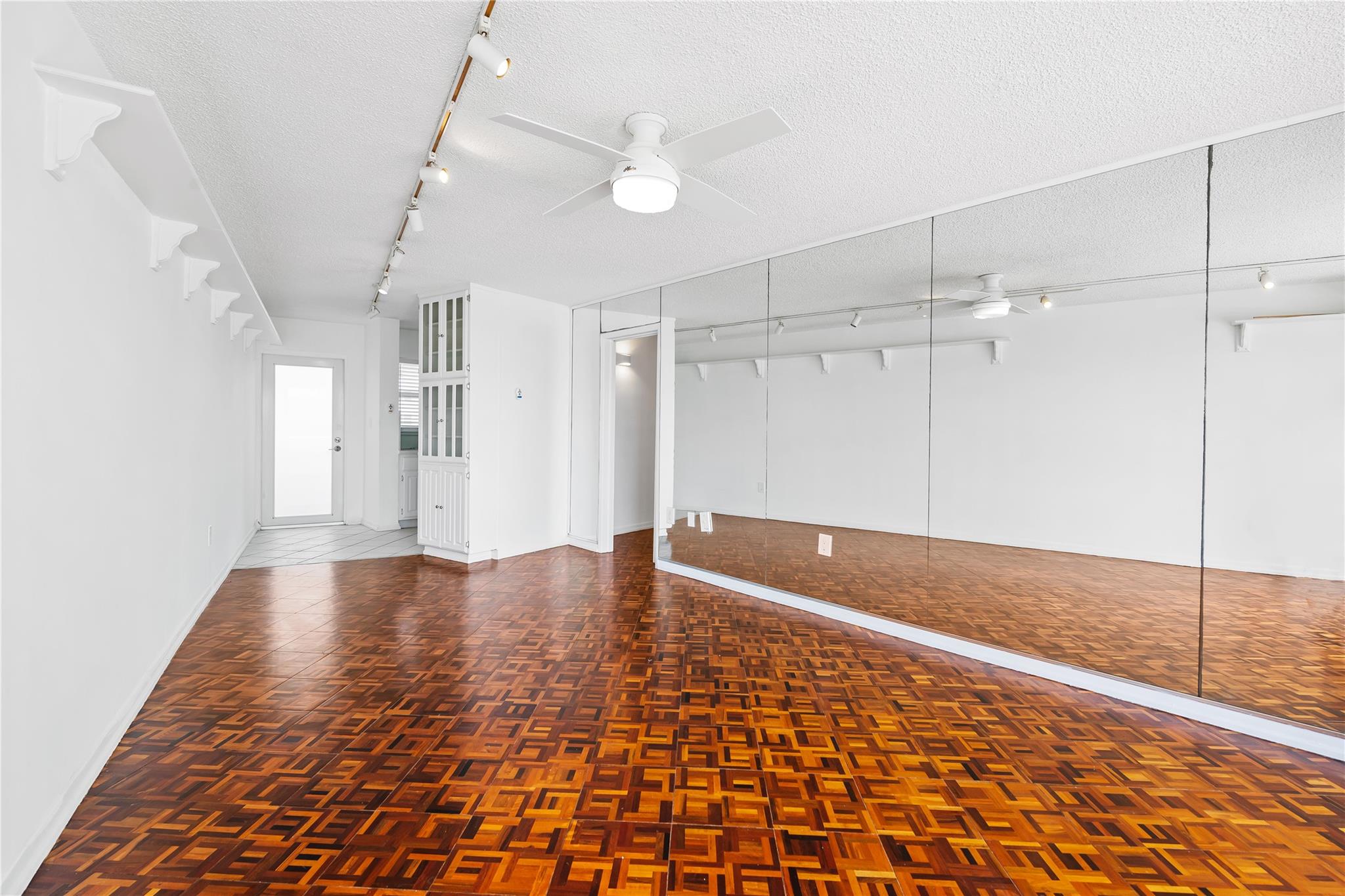 401 SE 25th Ave 402
