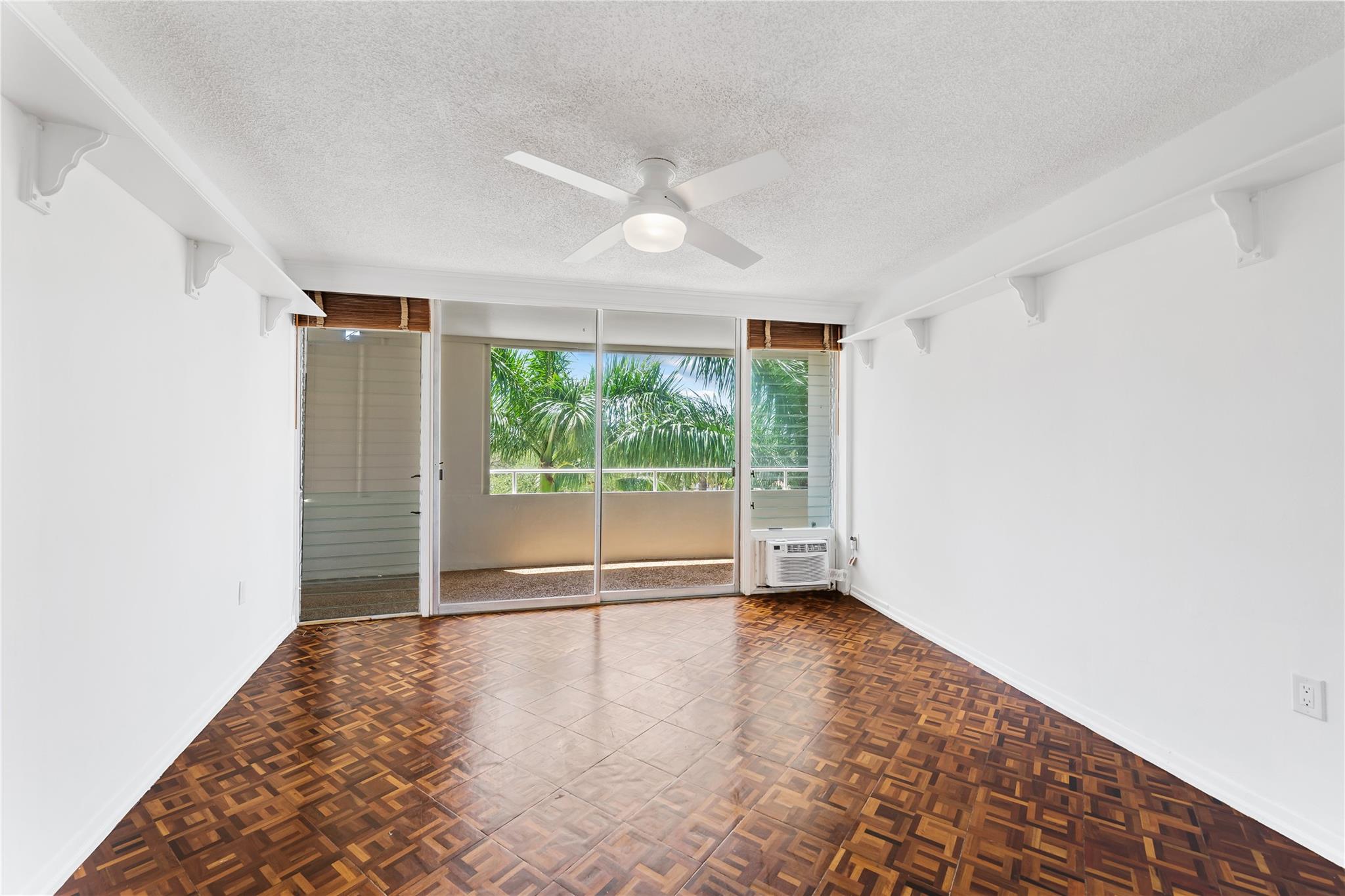 401 SE 25th Ave 402