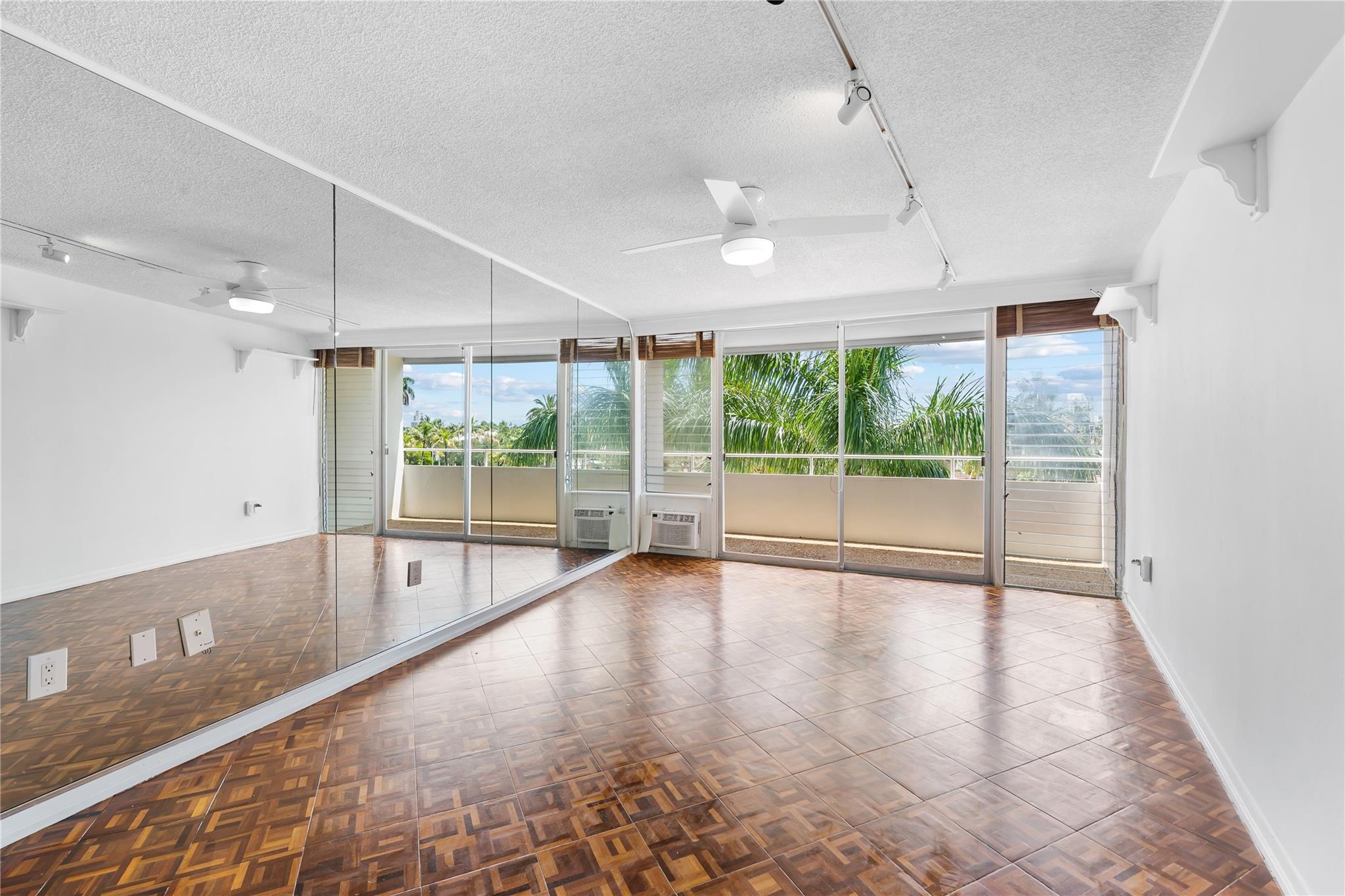 401 SE 25th Ave 402