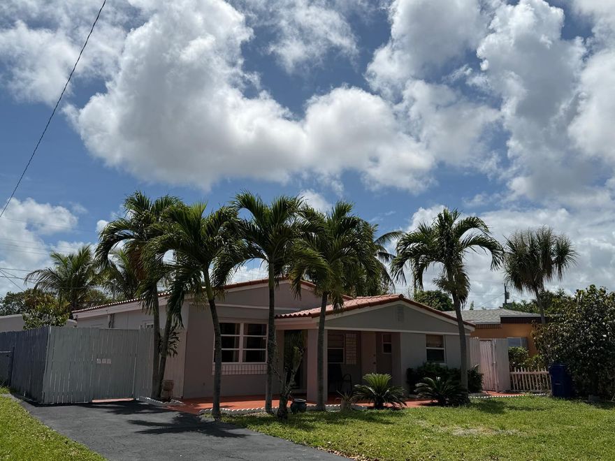 Investors Welcome to this charming North Miami Beach property! Step inside to a bright and comfortable space. The home offers 5 Bedrooms /3 bathrooms. Also you'll find a spacious backyard with a tropical tree of Peach and Achacha- Achachairu. Outside is perfect for weekend barbecues & gardening. Conveniently located near great schools, shopping, dining, and major highways, this home offers the perfect balance of comfort and convenience in a great neighborhood & NO association.