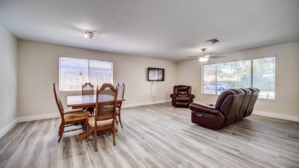 MIAMI LAKES SEC 4 - Residential