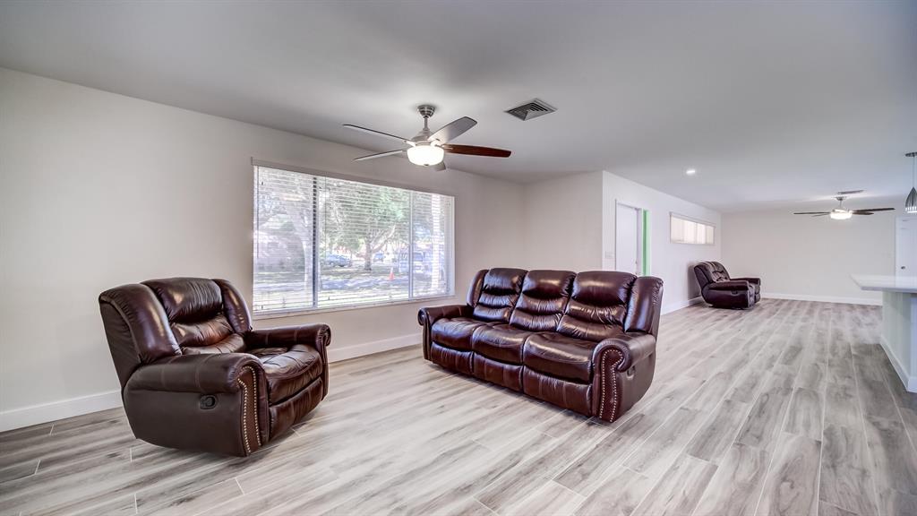 MIAMI LAKES SEC 4 - Residential