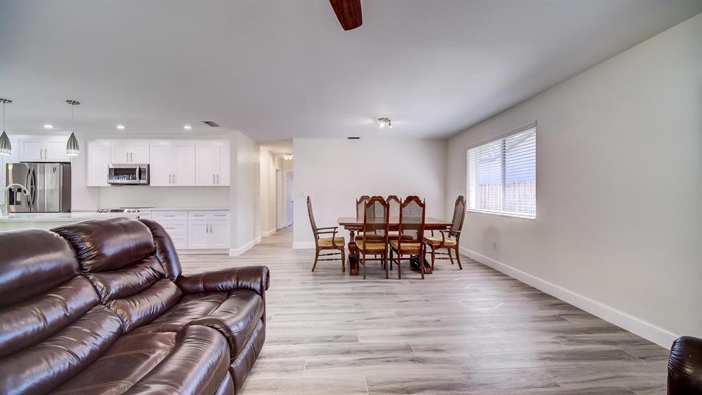 MIAMI LAKES SEC 4 - Residential