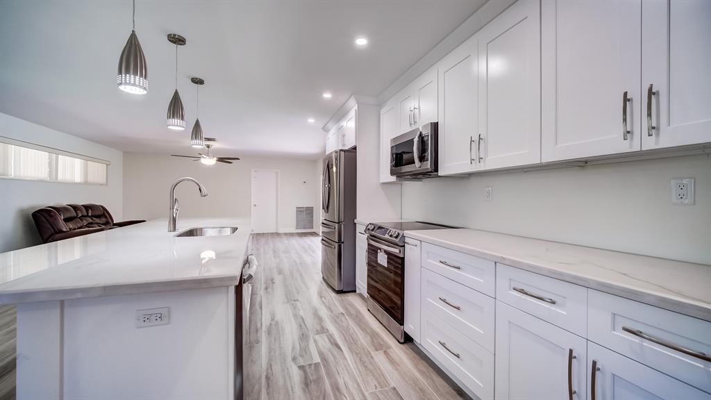 MIAMI LAKES SEC 4 - Residential