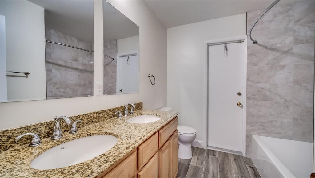 MIAMI LAKES SEC 4 - Residential