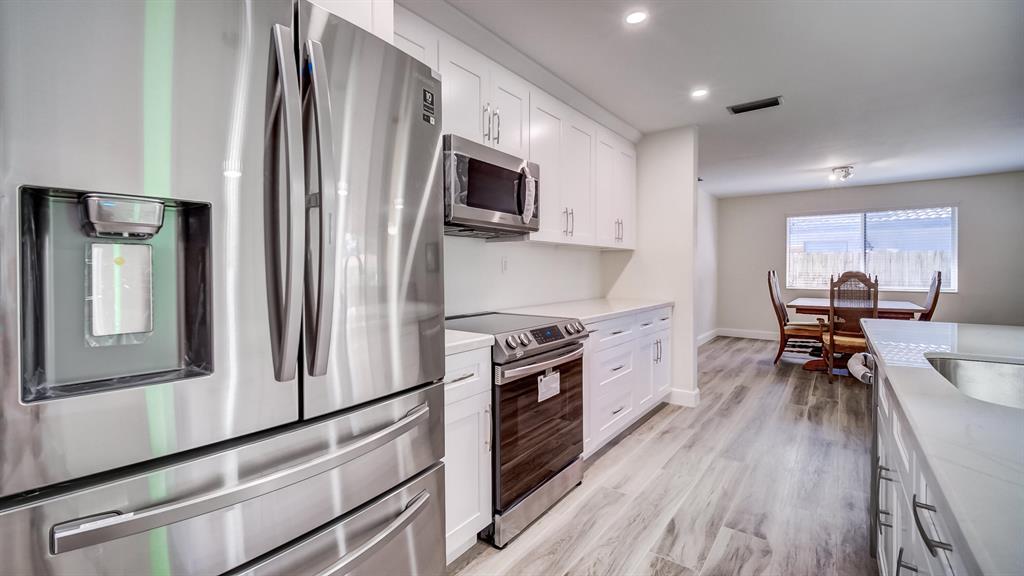 MIAMI LAKES SEC 4 - Residential