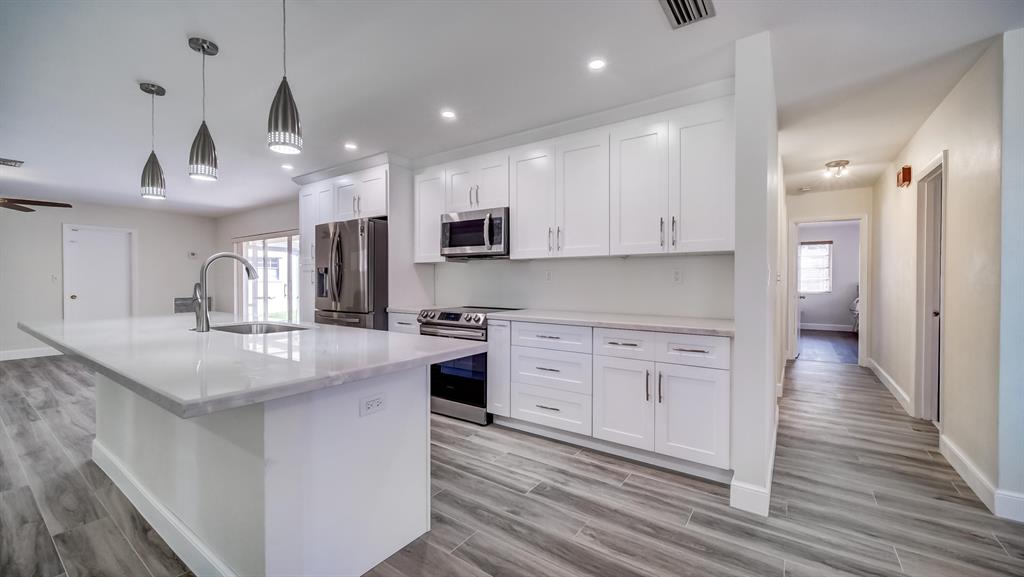 MIAMI LAKES SEC 4 - Residential