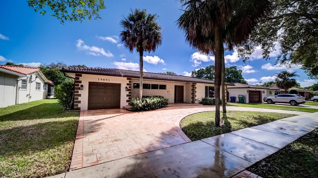 MIAMI LAKES SEC 4 - Residential