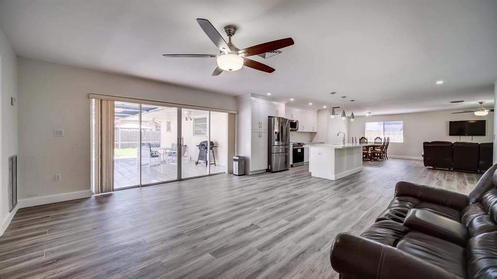 MIAMI LAKES SEC 4 - Residential