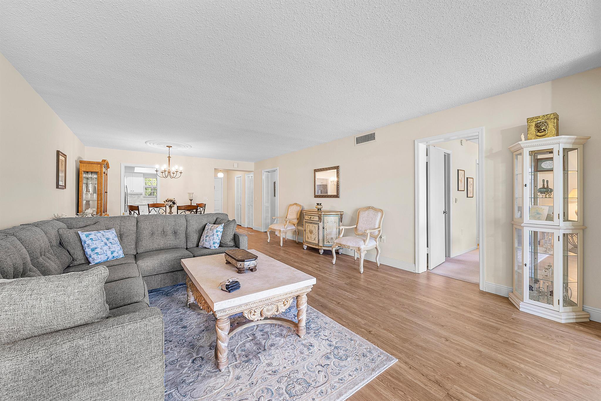 ATLANTIS SHERBROOKE VILLA - Residential