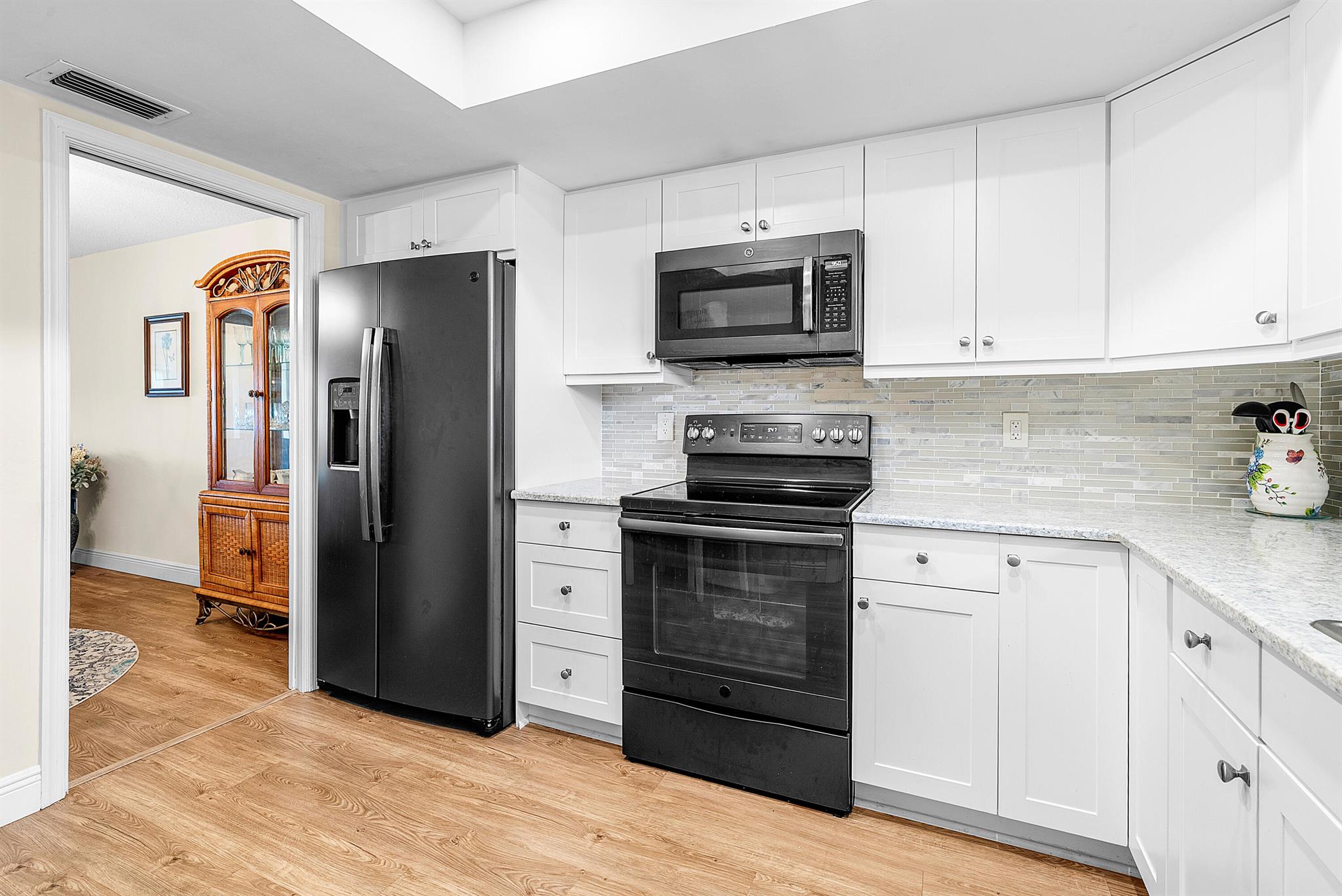 ATLANTIS SHERBROOKE VILLA - Residential