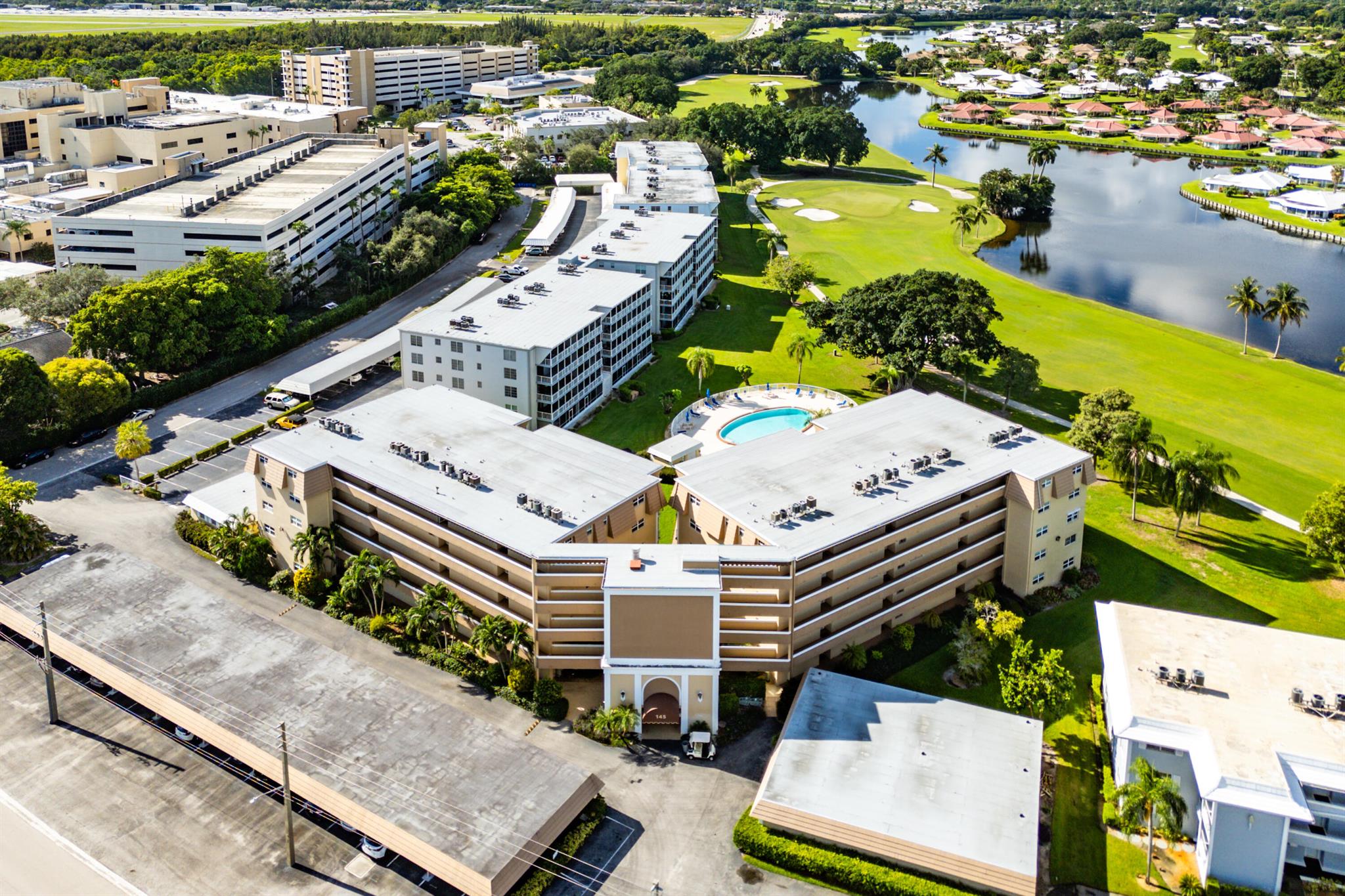 ATLANTIS SHERBROOKE VILLA - Residential
