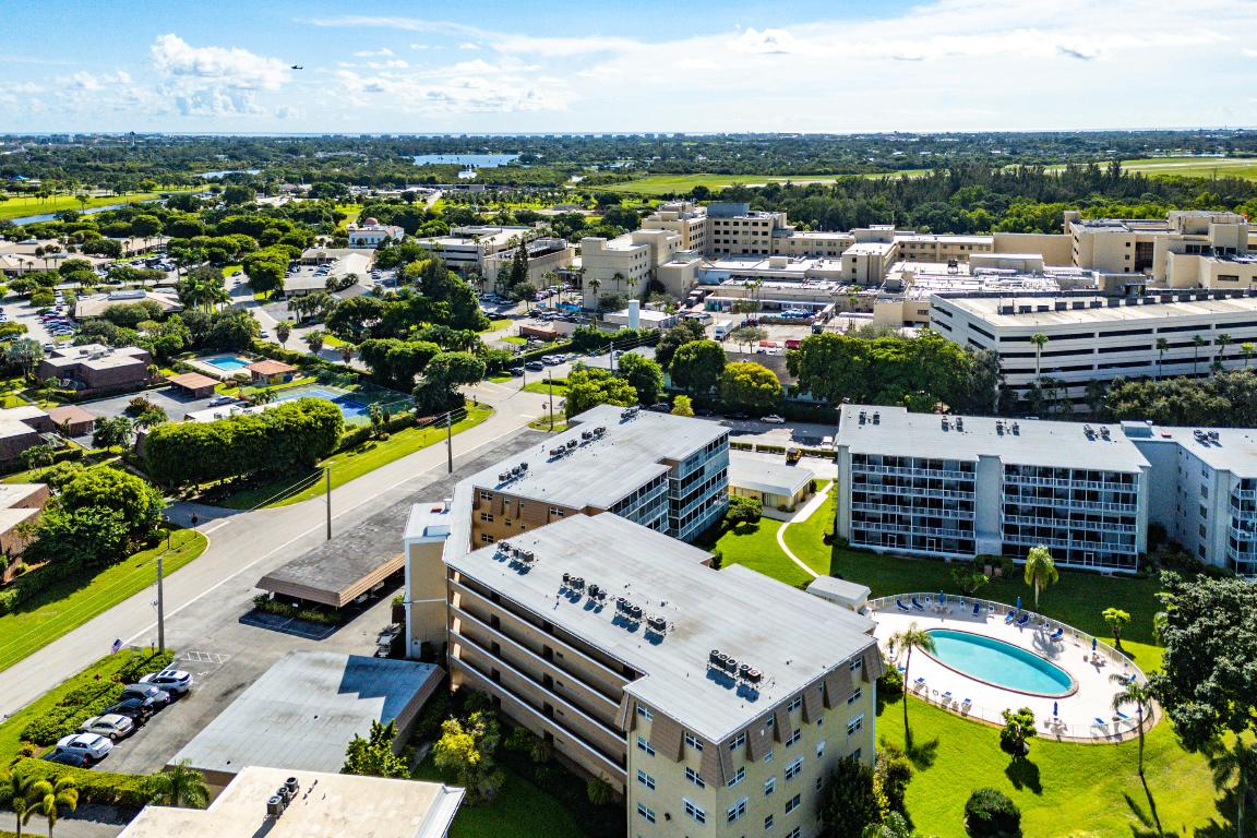 ATLANTIS SHERBROOKE VILLAS CONDO - Residential