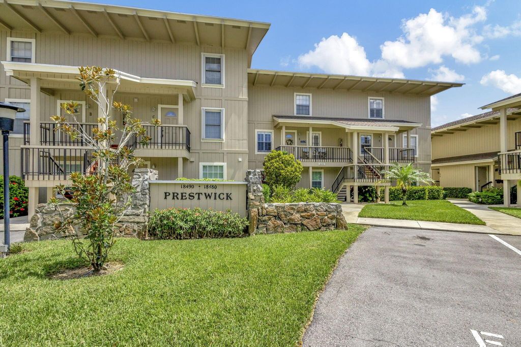 Photo of 18490 SE Wood Haven Lane #F, Jupiter, FL 33469 (MLS # R11002004)