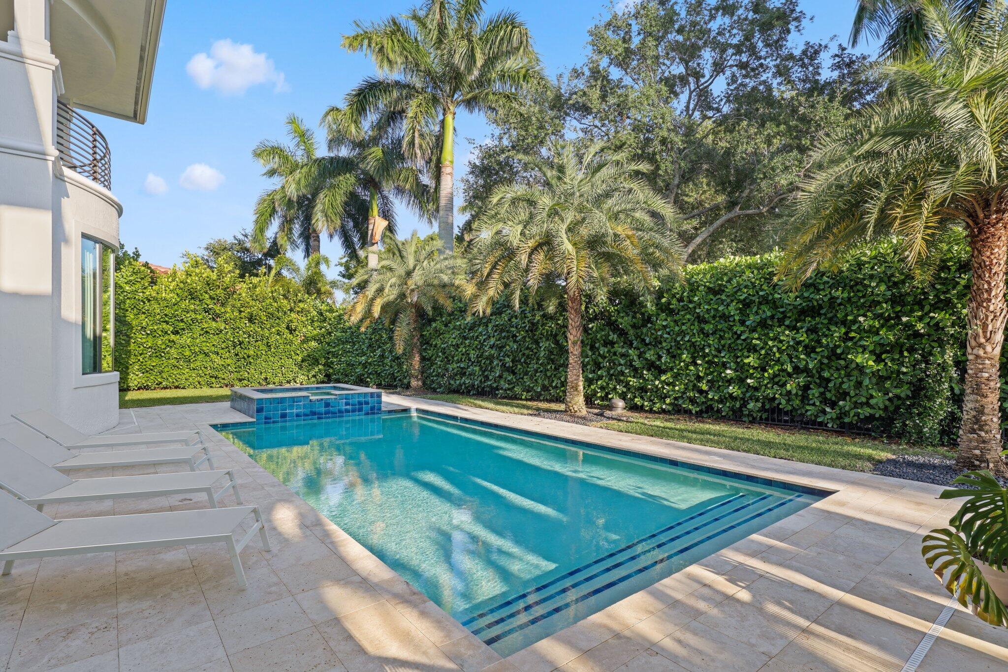 ROYAL PALM POLO - Residential