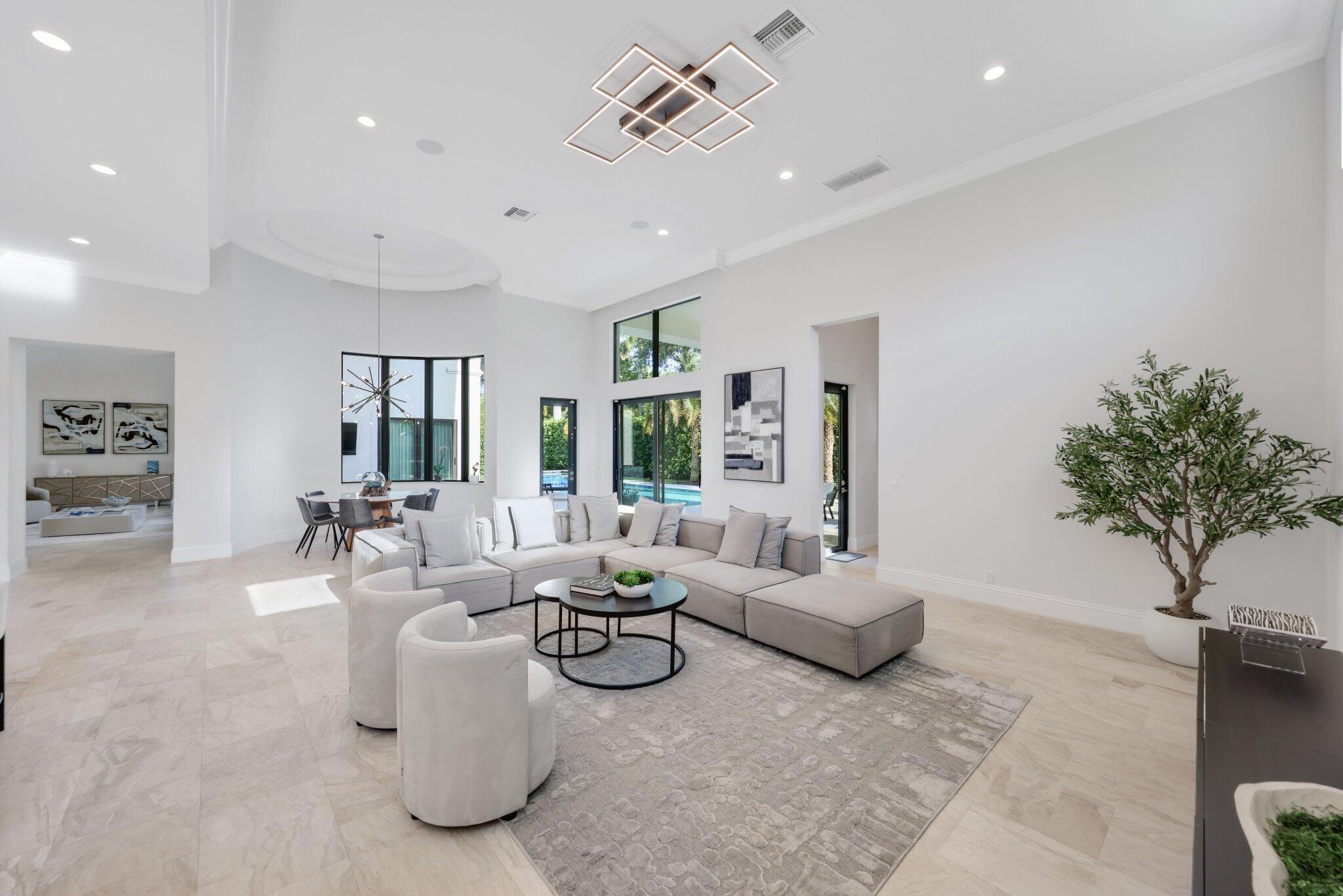 ROYAL PALM POLO - Residential