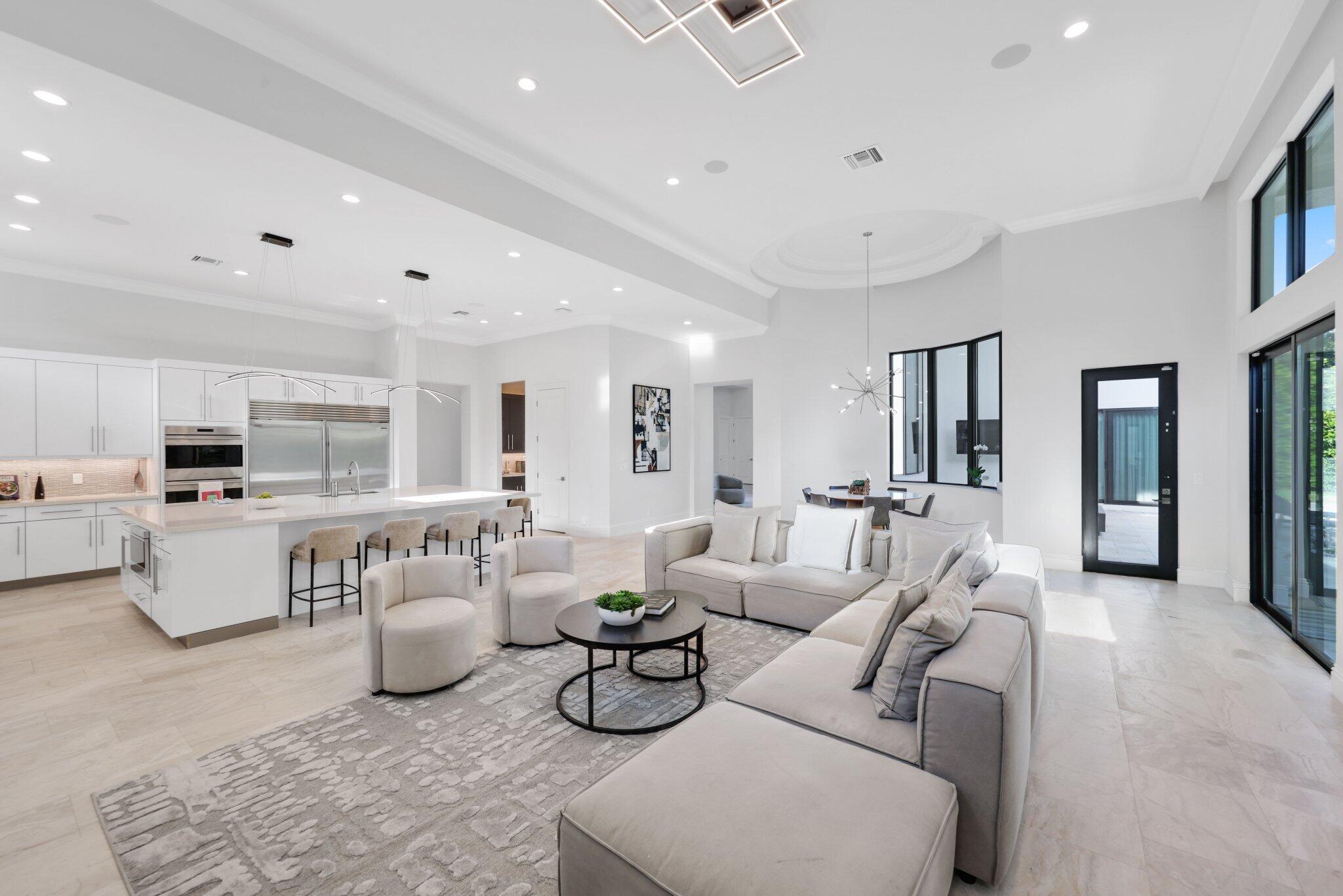 ROYAL PALM POLO - Residential