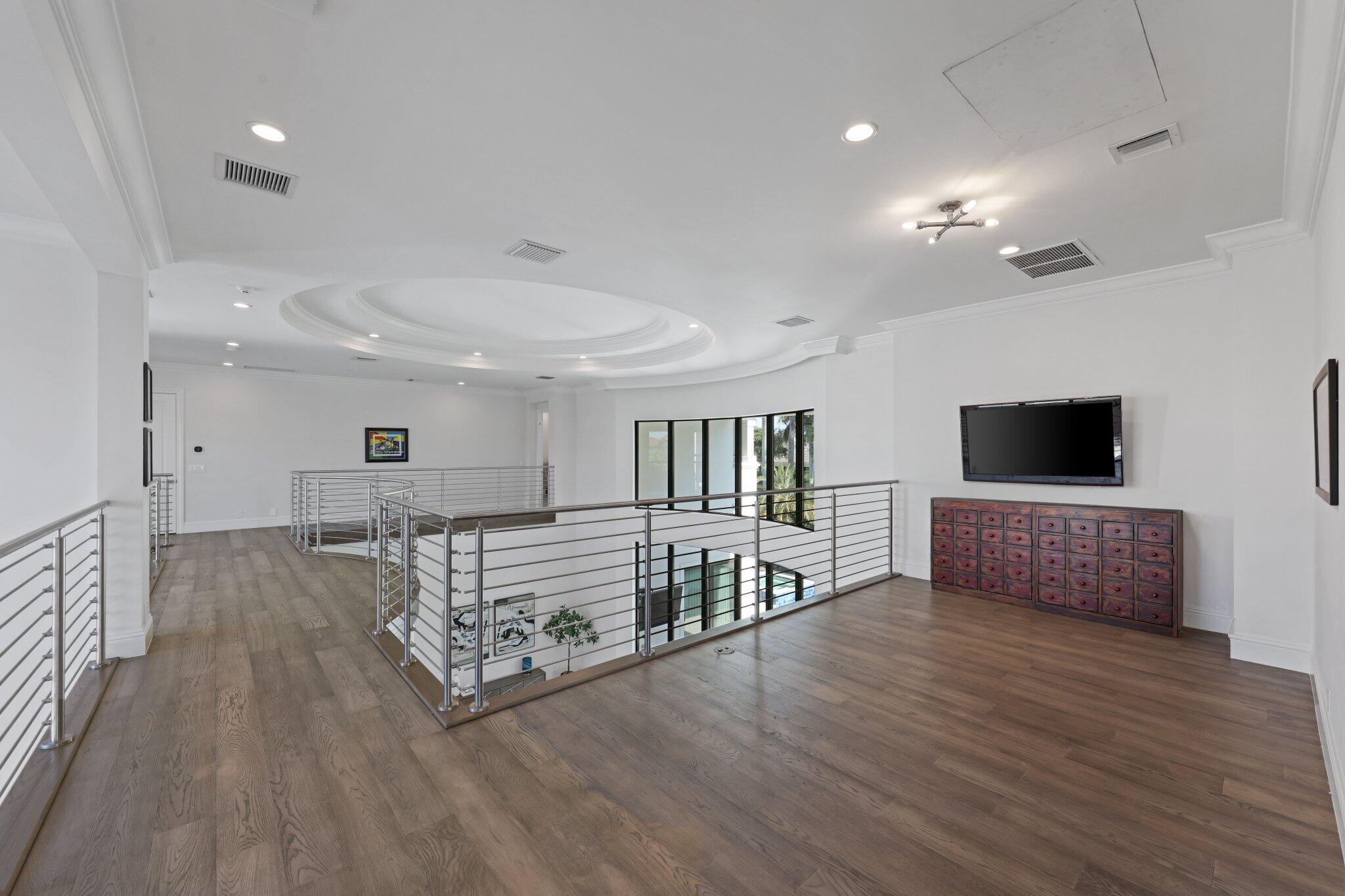 ROYAL PALM POLO - Residential