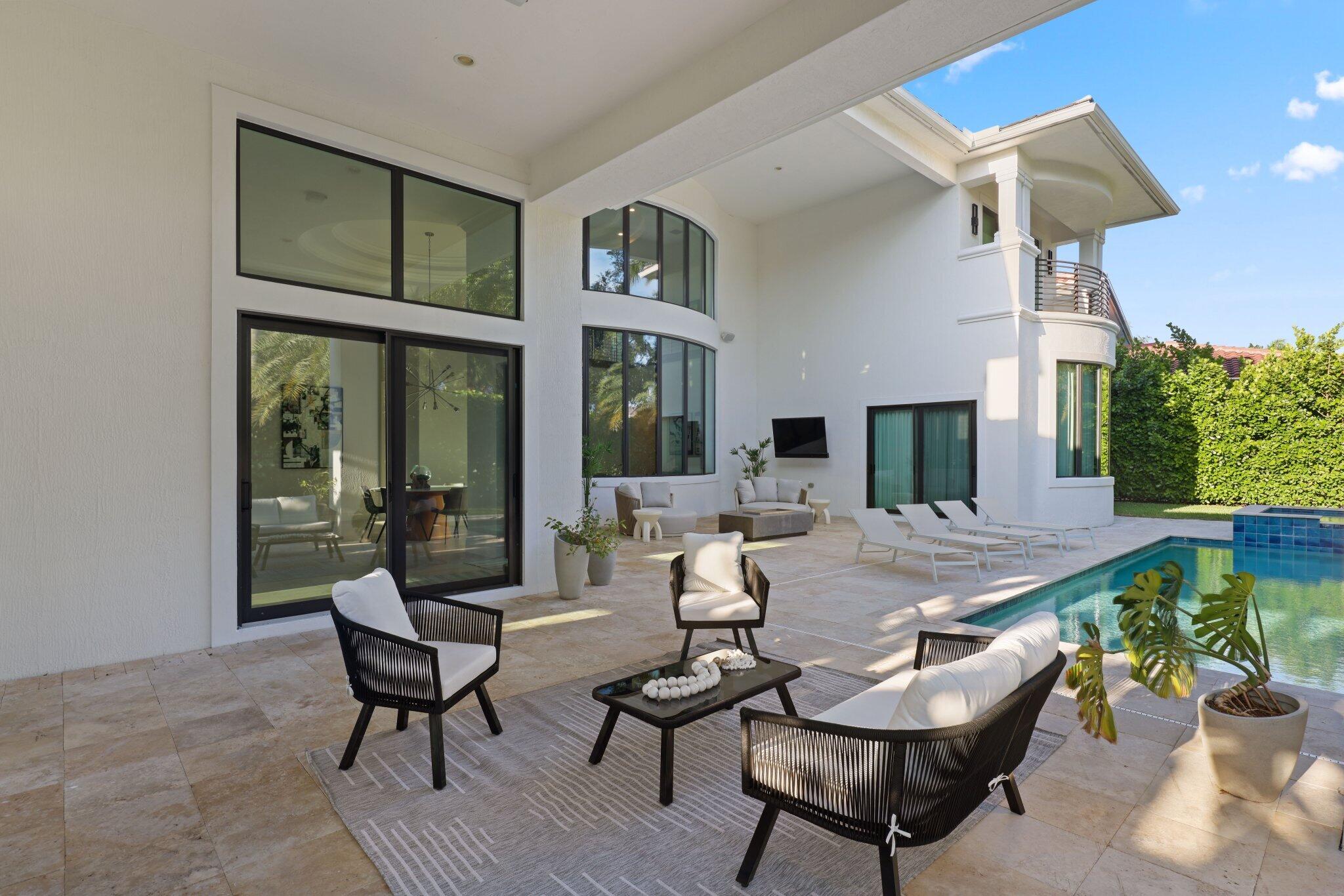 ROYAL PALM POLO - Residential