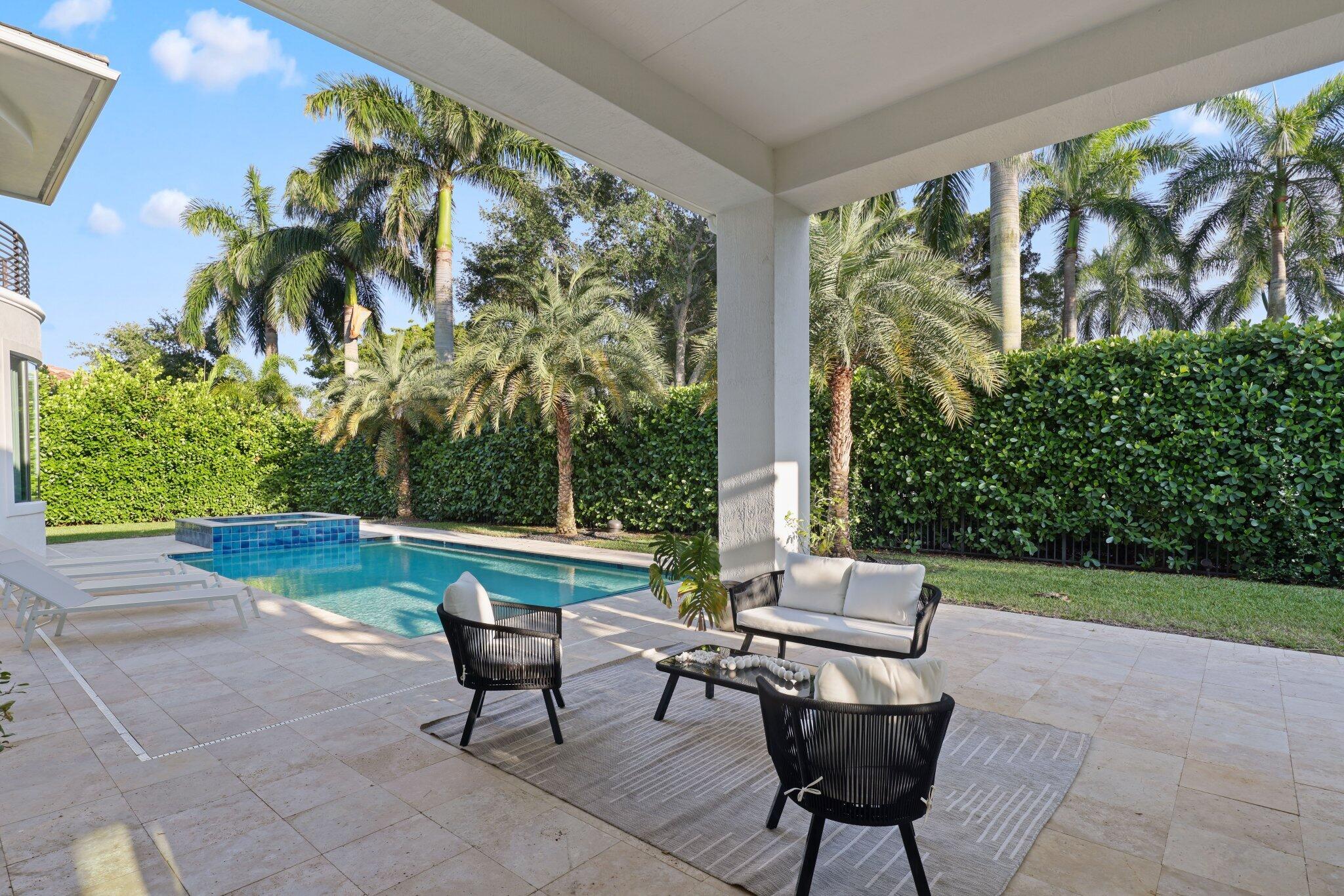 ROYAL PALM POLO - Residential