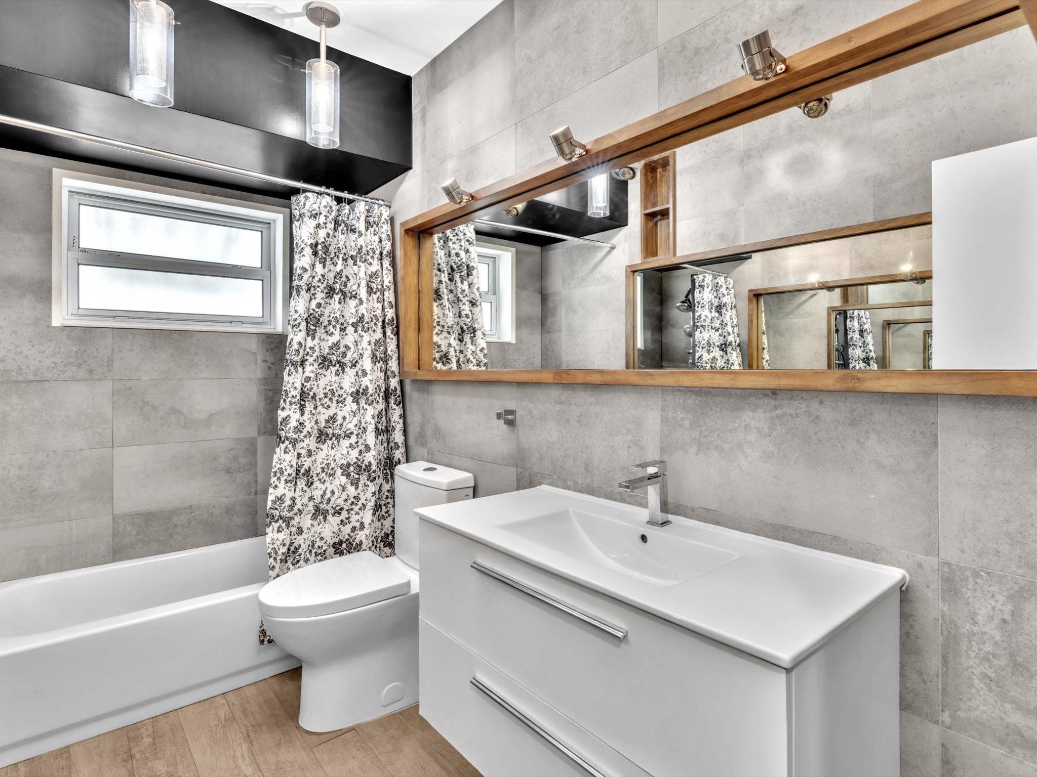 3711 Van Buren St 12