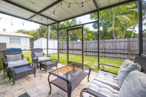 Tiny photo for 3940 NE 13th Avenue, Oakland Park, FL 33334 (MLS # B26020523)