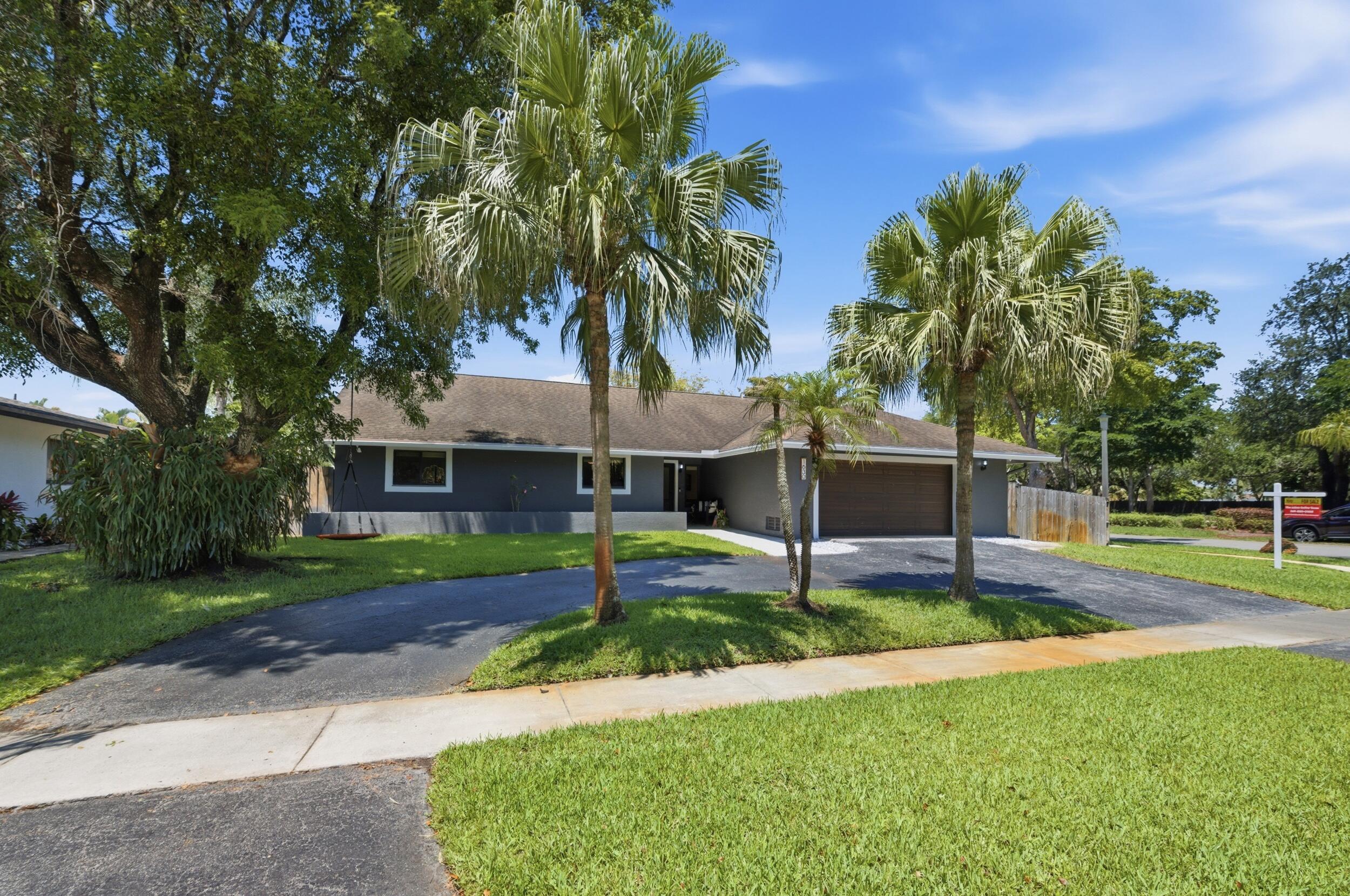PEMBROKE LAKES SEC 6 - Residential